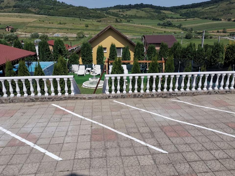 Ivanesti Stars Livezeni酒店 外观 照片